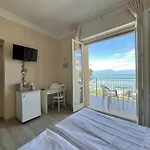 ゲストハウス Casa Martori View ペスキエーラ・デル・ガルダ